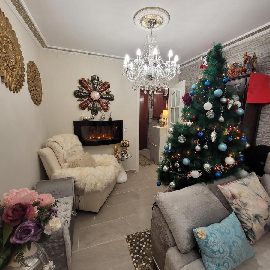 Shared Accommodation A Room With A View Of The Garden Севиля Екстериор снимка