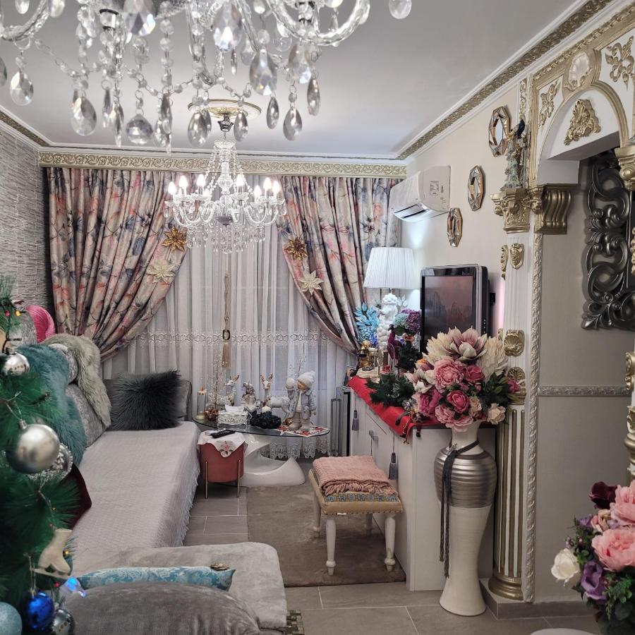 Shared Accommodation A Room With A View Of The Garden Севиля Екстериор снимка